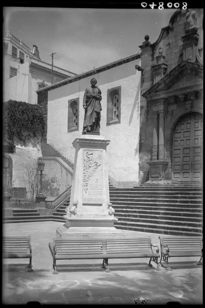 Monumento al señor Díaz - Plaza de España